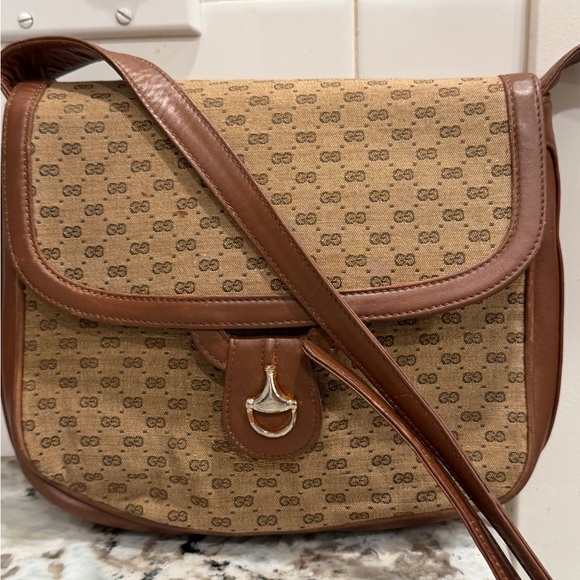 Gucci Tan Monogram Shoulder Bag - Picture 9 of 13
